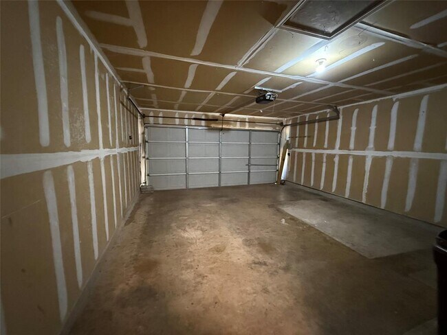 Building Photo - 1505 Muledeer Run