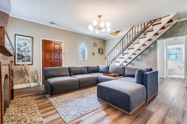 Building Photo - 3331 Urban Ave