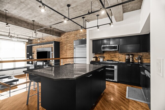 Building Photo - 1830 Ridge Ave