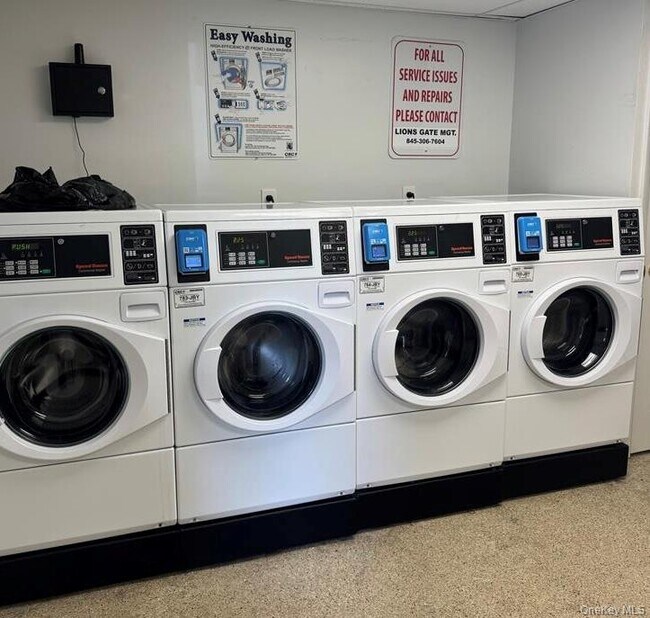 Building Photo - 634 Fox Run Ln