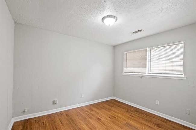 Building Photo - 5107 Selinsky Rd