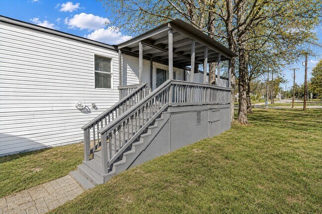 Building Photo - 12701 Paradise View Ct W