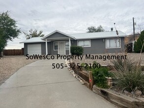 Building Photo - Beautifully Remodeled Large Home in Aztec