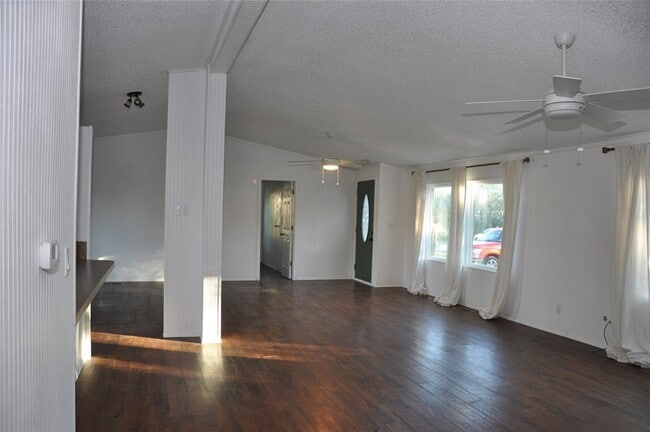 Building Photo - 367 Mesquite St