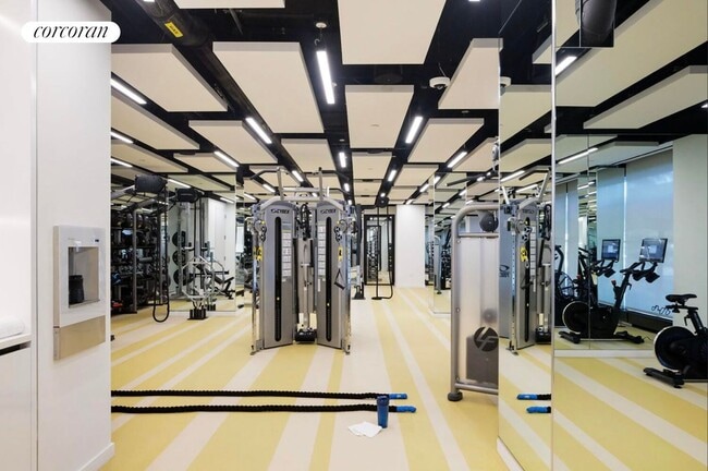 Building Photo - 450 Washington St