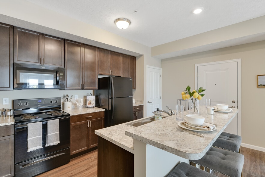 Lakeside Village 4100 Lakeview Crossing Groveport OH 43125