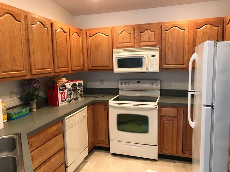 Building Photo - 7248 English Dr