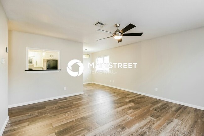 Building Photo - 3 Bedroom Pet-Friendly Home in Oklahoma City, OK with Main Street Renewal