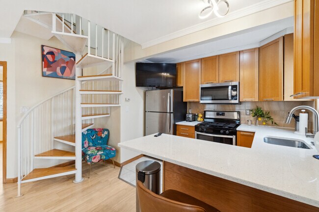 Building Photo - 40 Ella St