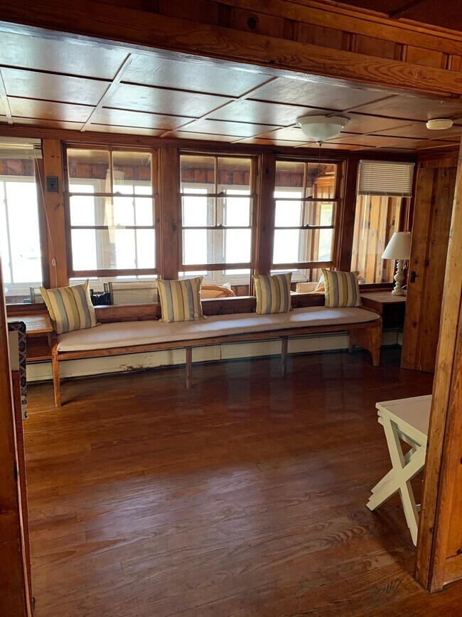 Sun room - 96 King Philip Ave