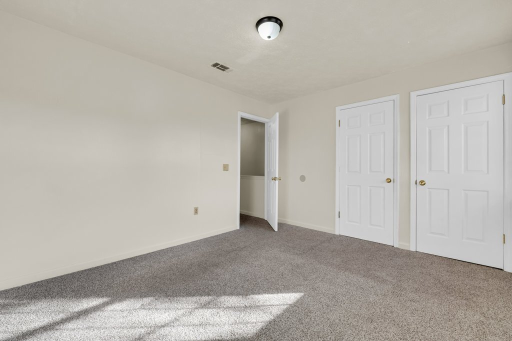 Building Photo - 164 High St