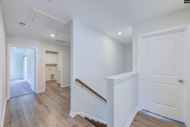 Building Photo - 151 Brockway Dr