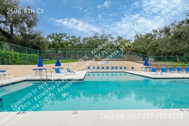 Building Photo - 2606 6th Ct