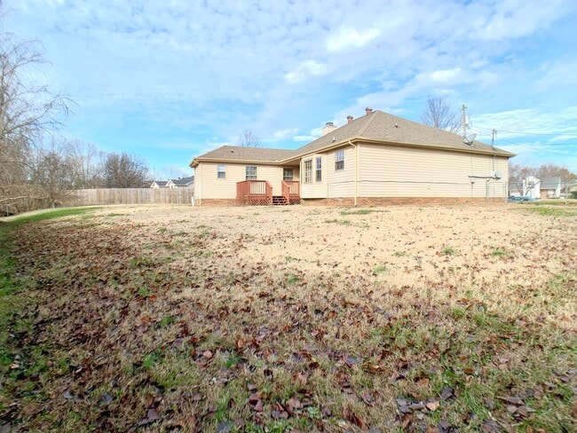 Building Photo - 3310 Mallard Dr