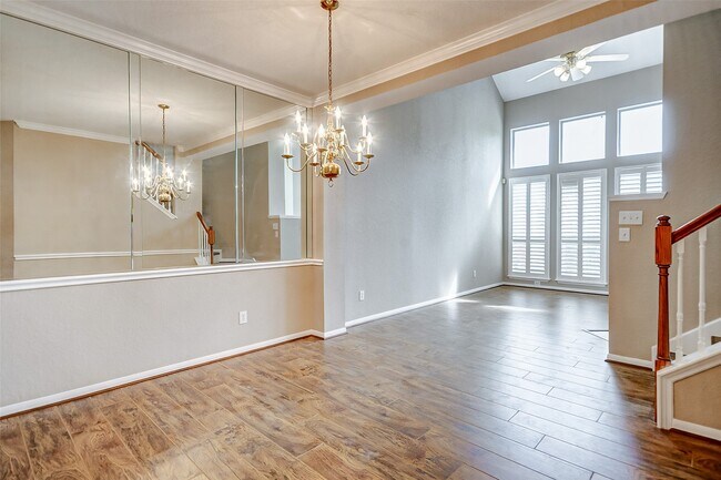 Building Photo - 2022 Ridge Wood Ln