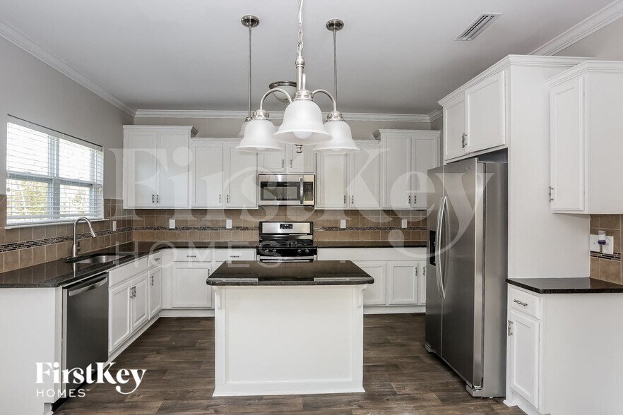 Building Photo - 12852 Clydesdale Dr