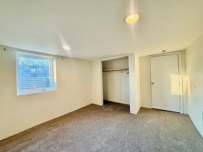 Building Photo - 1801 Russell Ave