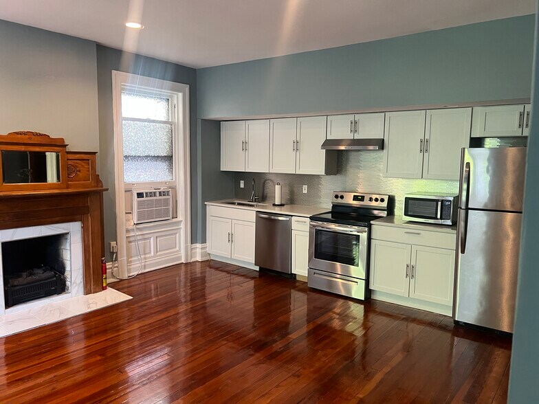 Building Photo - 4124 W Pine Blvd