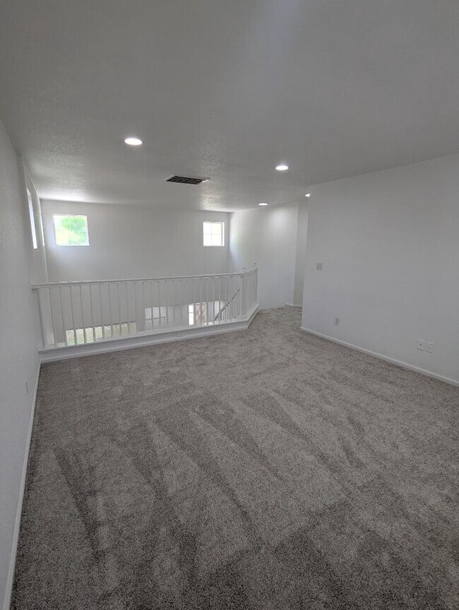 Building Photo - 1235 S Flatrock Cir