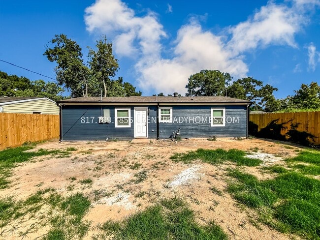 Building Photo - 8158 Panay Dr