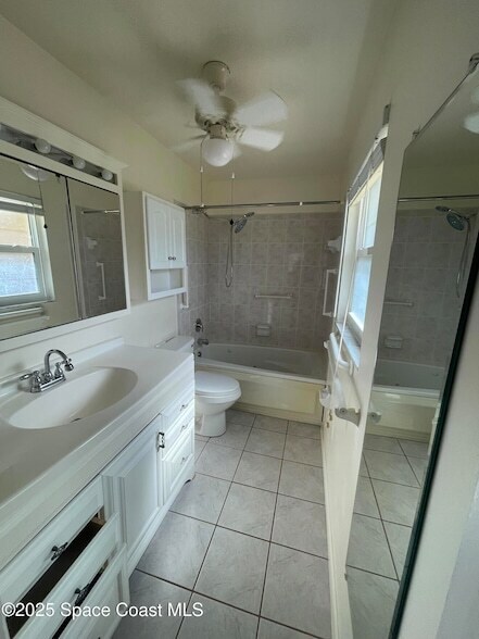 Building Photo - 325 Trinidad Dr