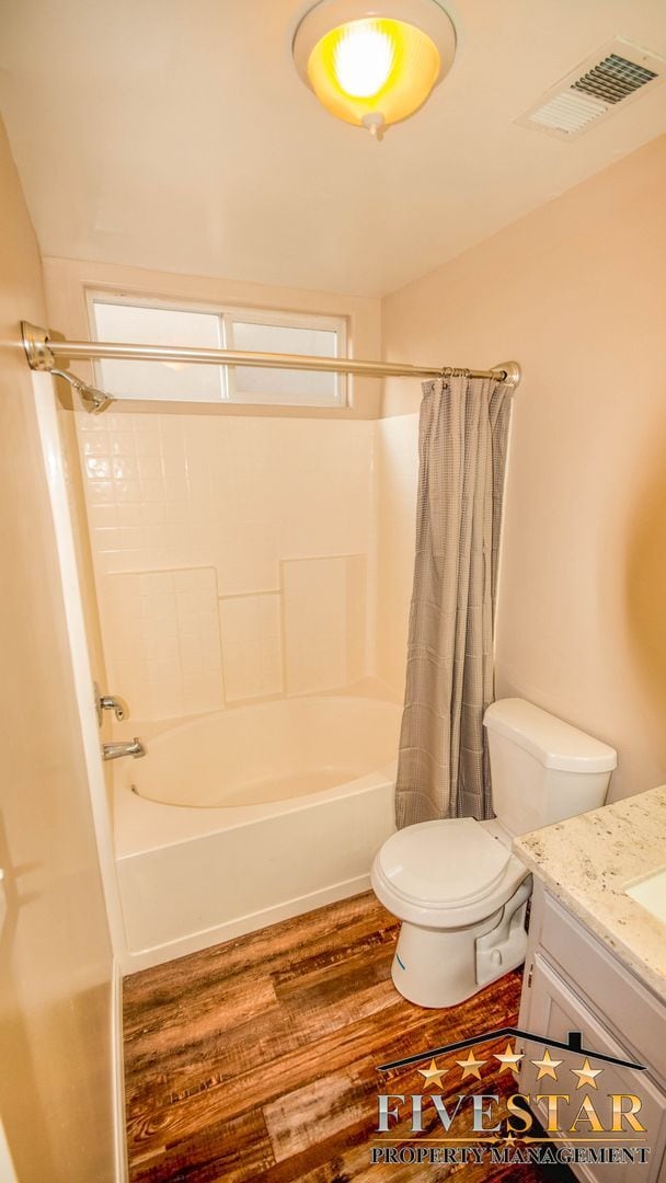 Building Photo - House for Rent in SouthWest Bakersfield