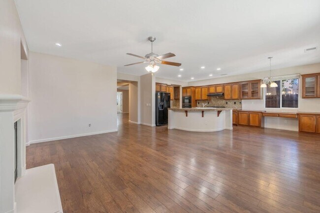 Building Photo - 6124 W Delaware Ct