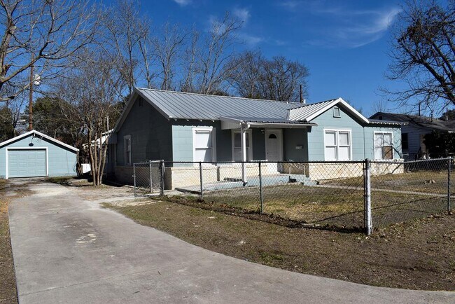 Primary Photo - 406 Jefferson St