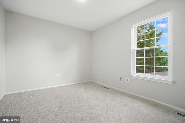 Building Photo - 4739 Bates Dr