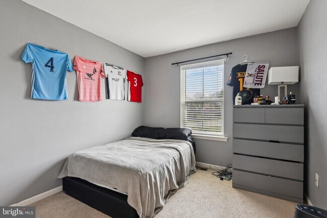 Building Photo - 1306 Hawk Hollow Dr