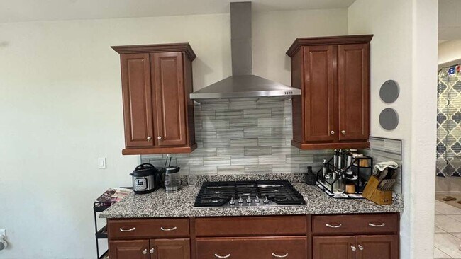 Building Photo - Home for rent