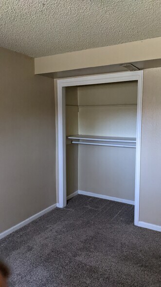 Building Photo - 1812 Tiffany St