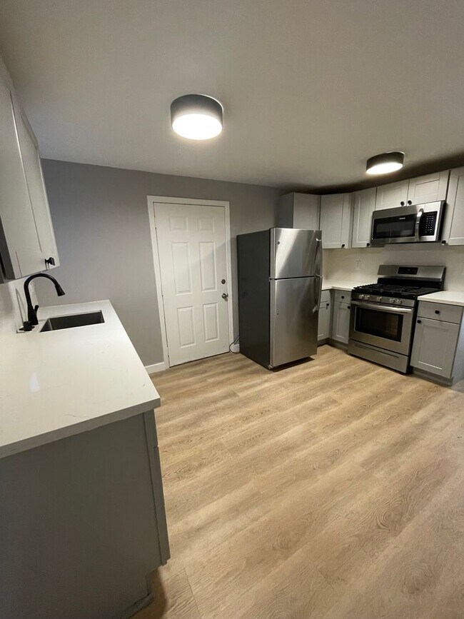 Building Photo - 1519 Campbell St