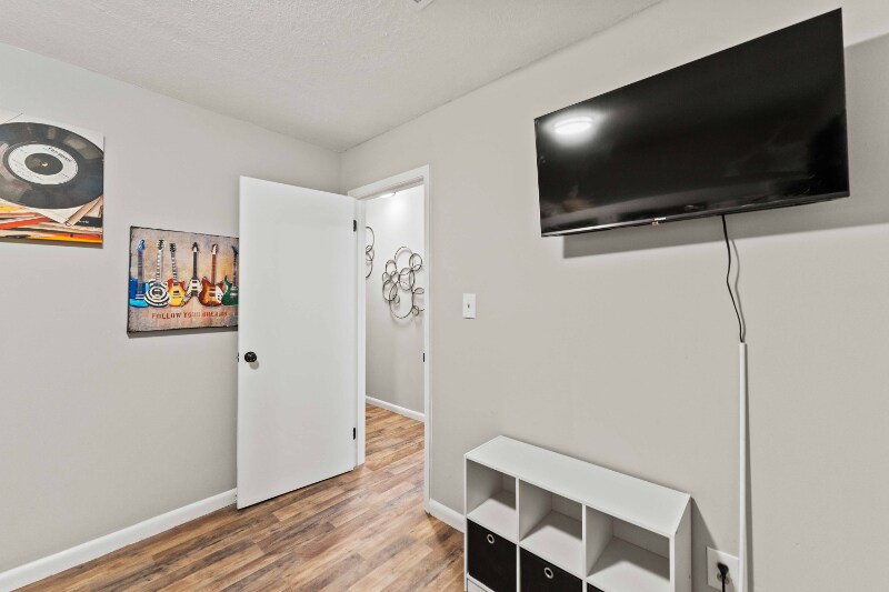 Building Photo - 10951 Naples Ct N