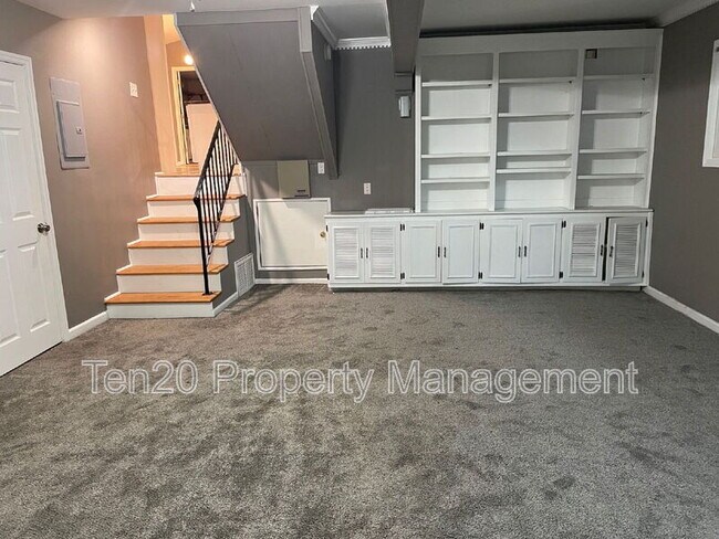 Building Photo - 3211 Maricopa Dr