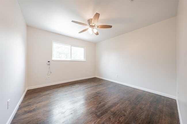 Building Photo - 6215 Portal Dr