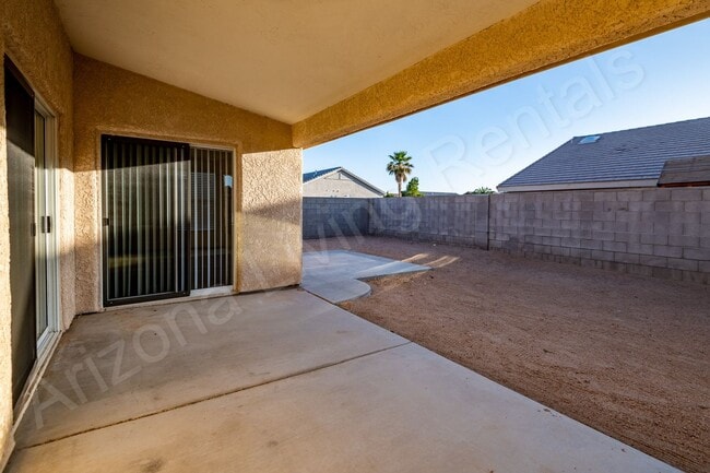 Building Photo - GORGEOUS 4 BEDROOM HOME