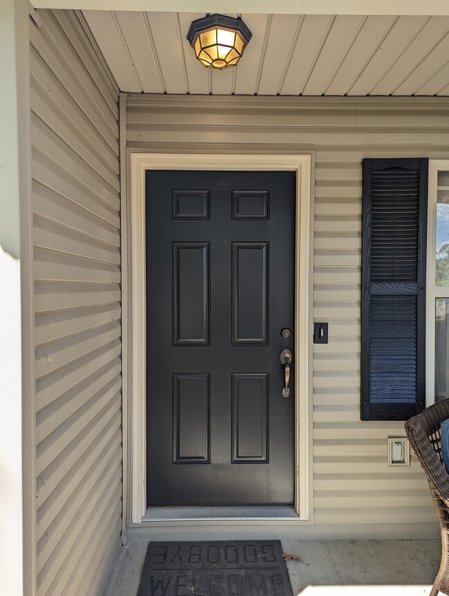 Building Photo - 22 Lyndhurst Dr