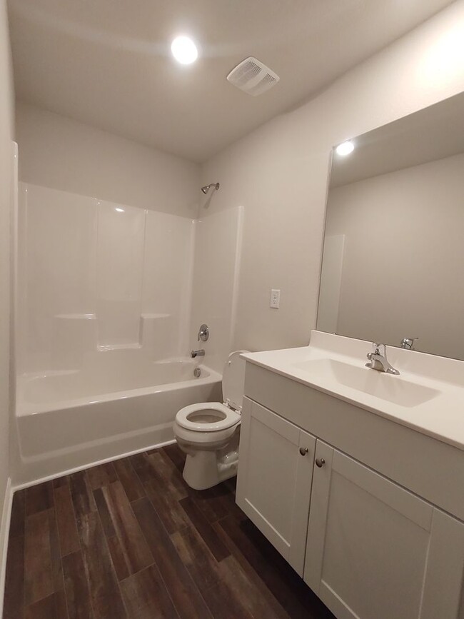 Building Photo - BRAND-NEW Townhome Located in Sanford- Minutes from Shopping, Dining, and Community Parks! Wont l...