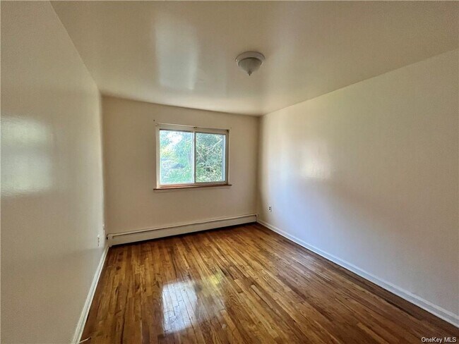Building Photo - 3514 Bronxwood Ave