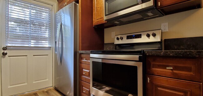 Interior Photo - 5th Ave Apartments