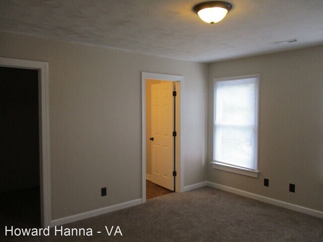 Building Photo - 3 br, 2.5 bath House - 961 Thomas Circle