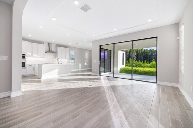 Building Photo - Estancia gated community 4-Bed Oasis with ...