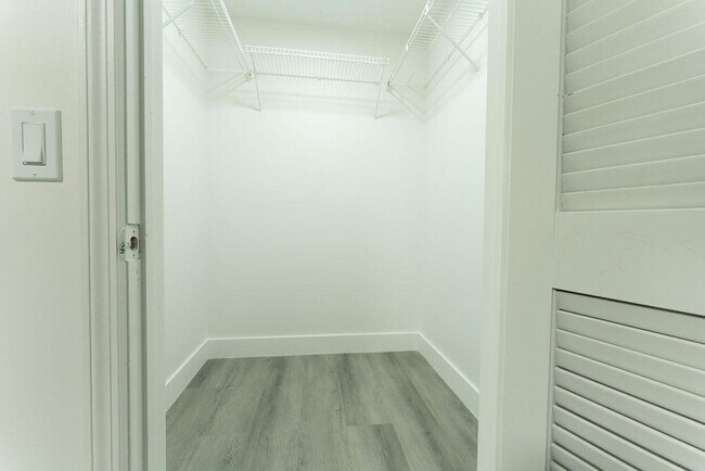 Building Photo - 1181 SW Sarto Ln