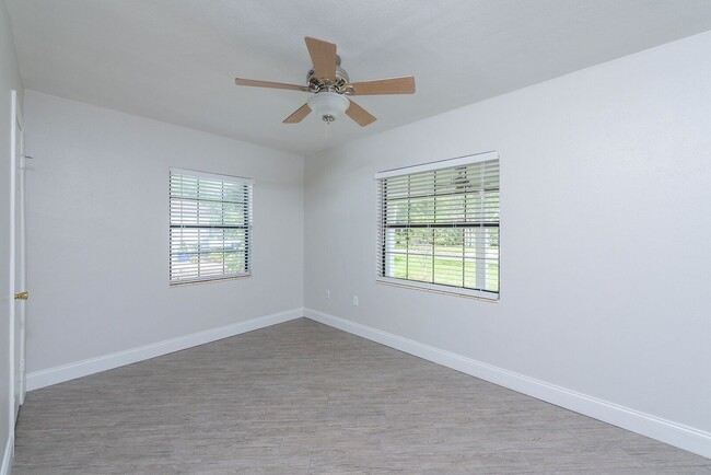 Building Photo - Charming Bungalow in Prime South Tampa – P...