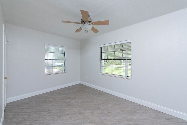 Building Photo - Charming Bungalow in Prime South Tampa – Plant High School District!
