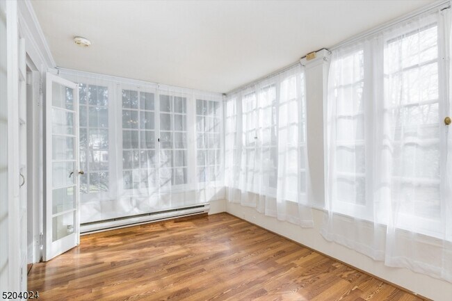 Building Photo - 232 Orange Rd