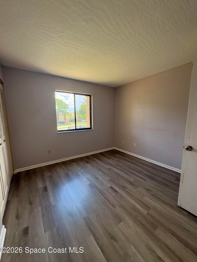 Building Photo - 2101 Forest Knoll Dr NE