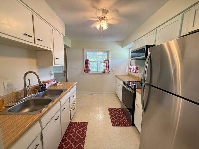Building Photo - 3405 Elkton Dr