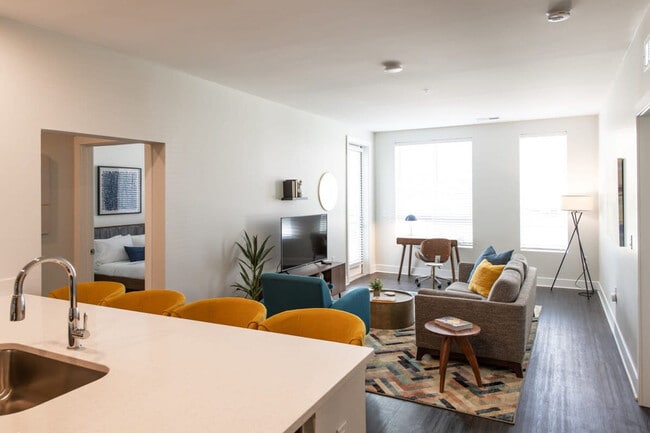 Building Photo - 228 Pike St